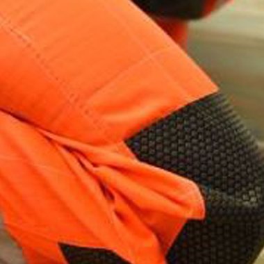 Die innovative 3D-Rasterbeschichtung mindert zuverlässig das Verletzungsrisiko durch Schnitte und Stiche.