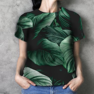 Frau mit grünem T-Shirt