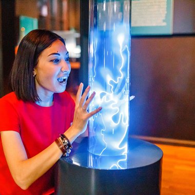 Plasma-aktiviertes Wasser zur desinfizierenden Aufbereitung anspruchsvoller Textilien