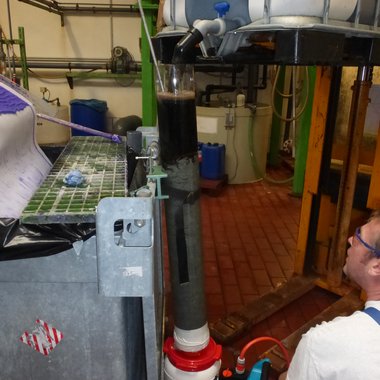 Betrieblicher Praxistest zur Rückgewinnung von Palladium mit Hilfe des innovativen Adsorbertextils