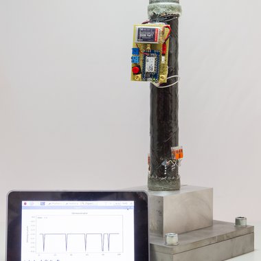 Die Daten werden kabellos beispielsweise auf ein Tablet übertragen und die aufgezeichneten Signalveränderungen so kontinuierlich visualisiert