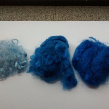 Dyed multifilaments (dyed with Terasil Blue), left: PP, middle: PP + 10% PA6, right: PP + 10% PET (dyeing temperature 120 °C)