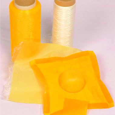 rezyklierbare Fasern, Textilien und selbstverstärkte Komposite aus PLA