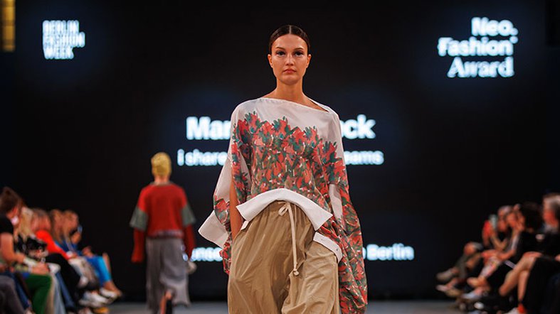 Model auf der Neo.Fashion.2024