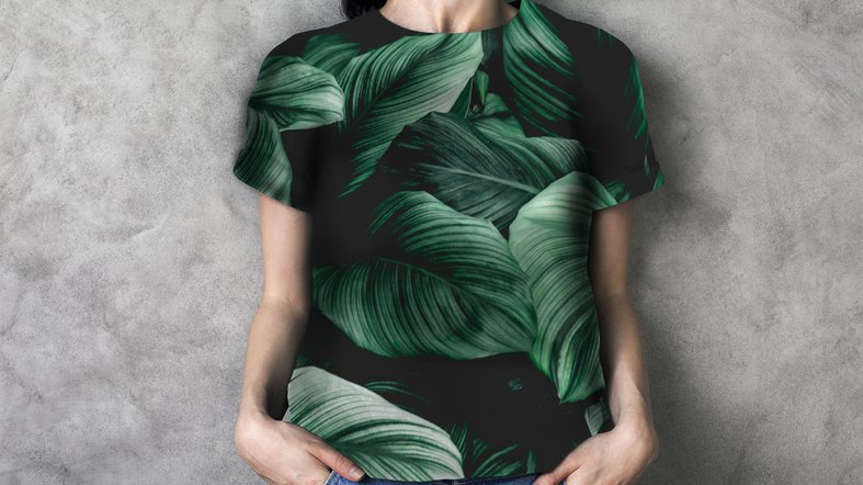 Frau mit grünem T-Shirt